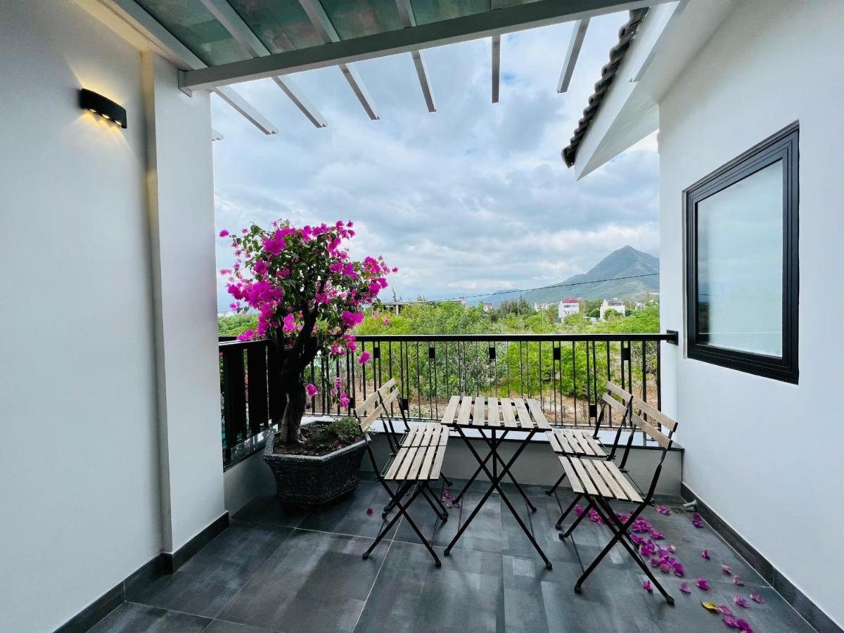 The Track Homestay - Near Bai Dai Beach Cam Lam Extérieur photo