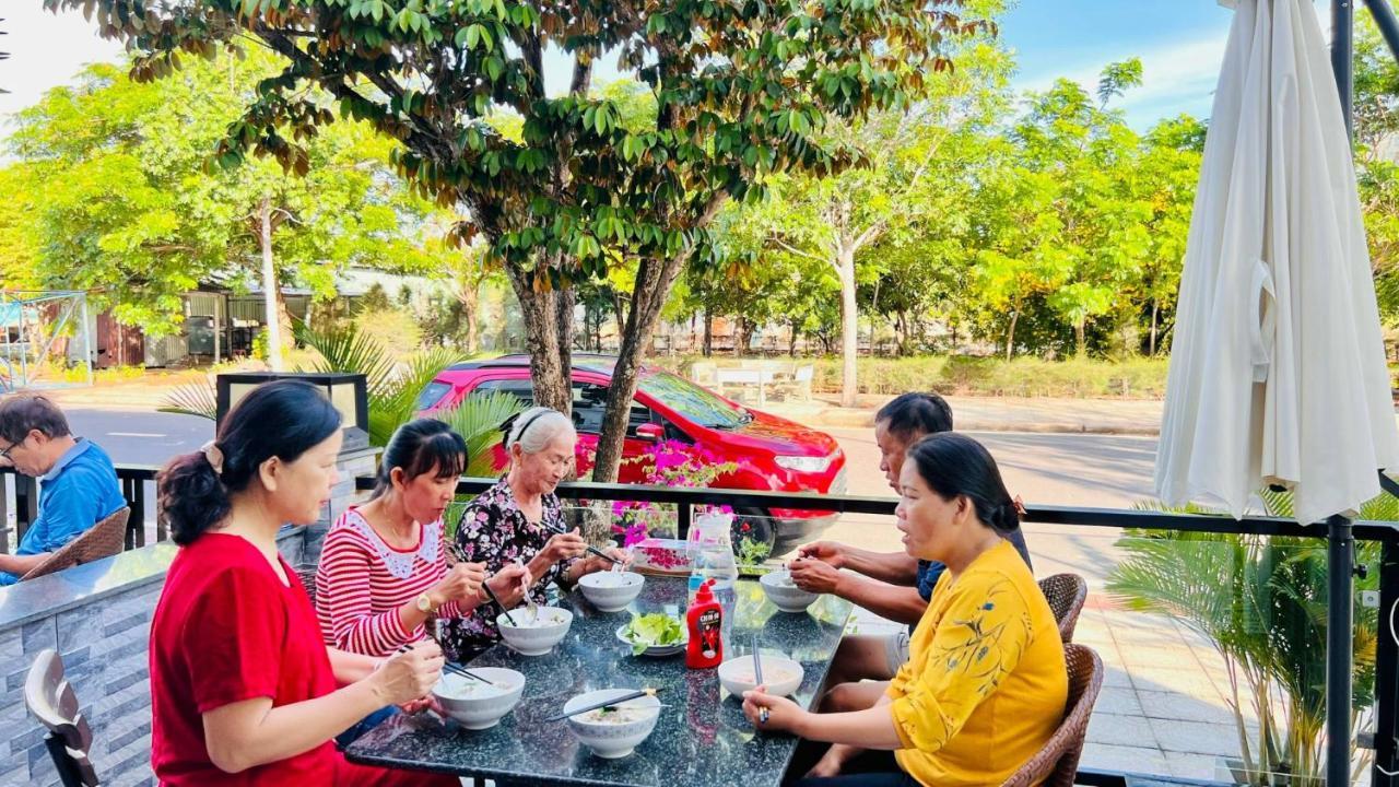The Track Homestay - Near Bai Dai Beach Cam Lam Extérieur photo