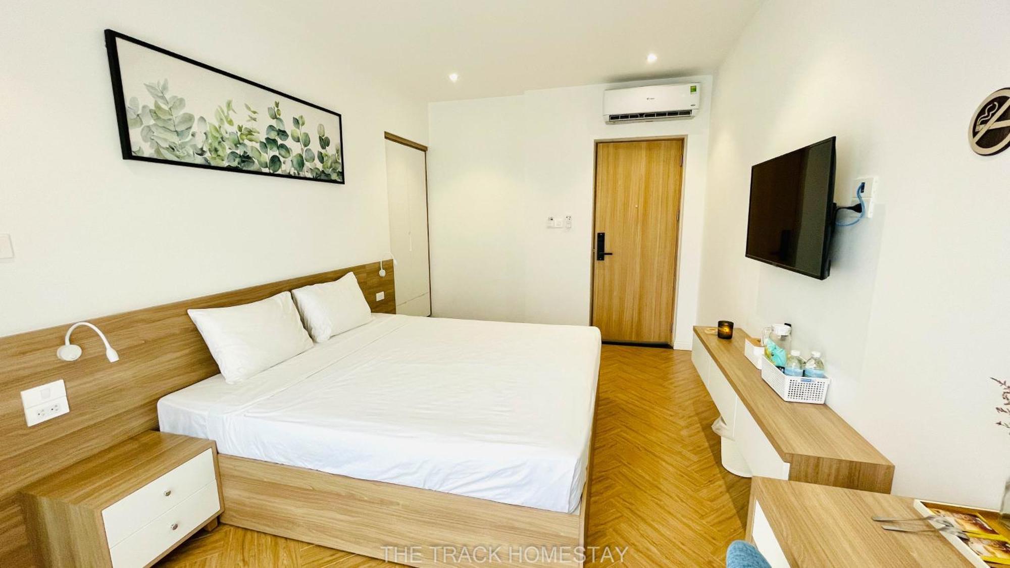 The Track Homestay - Near Bai Dai Beach Cam Lam Extérieur photo