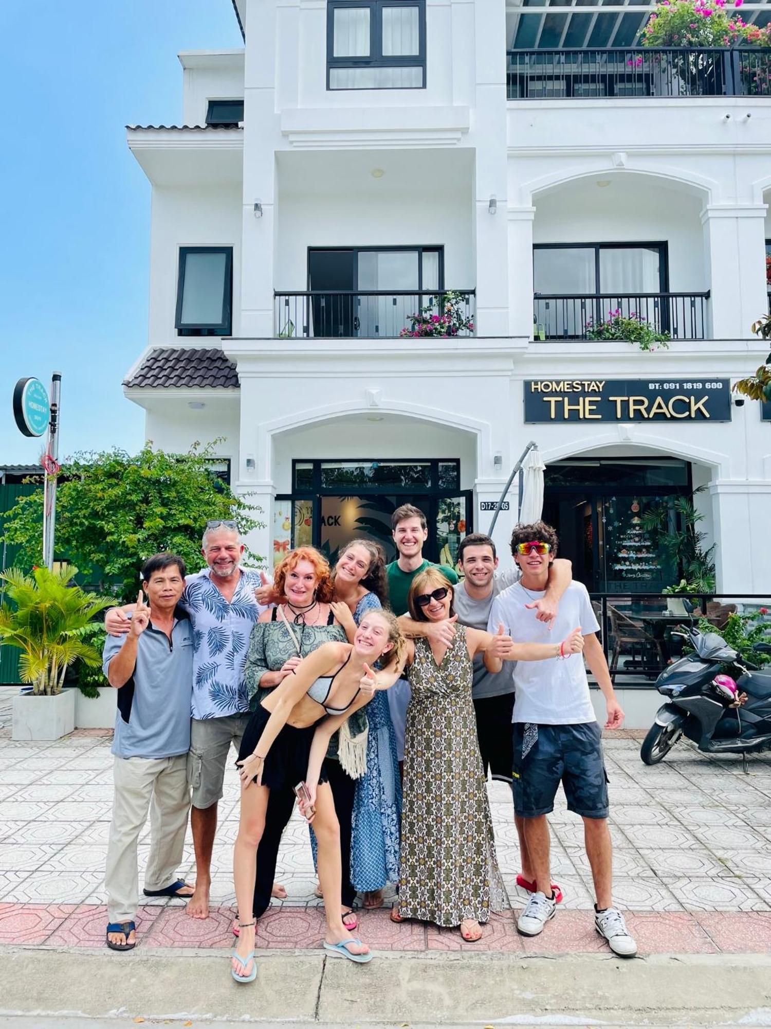 The Track Homestay - Near Bai Dai Beach Cam Lam Extérieur photo